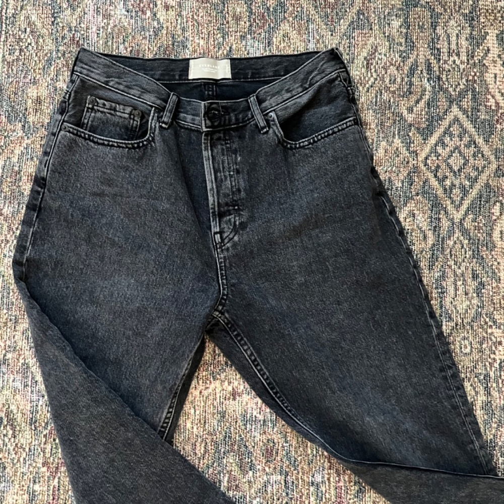 Everlane 90’s Cheeky Jeans - Picture 2 of 5